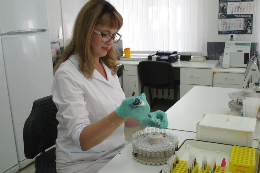 В больницах и поликлиниках региона ждут средний медперсонал