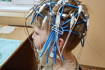 Около двух тысяч исследований проведено в течение года на новых электроэнцефалографов в Городской детской поликлинике