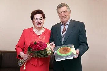 Семья главного врача Славской ЦРБ вошла в число победителей всероссийского конкурса «Семья года»