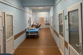 Сразу в нескольких отделениях Центральной городской клинической больницы установят новые двери  Сразу в нескольких отделениях Центральной городской клинической больницы установят новые двери